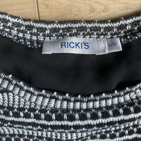 Ricki’s 3/4 sleeve 2 layer top Size Large - Picture 3 of 7